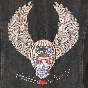 RIDERDIE WOMEN'S MEDIUM SKULL & WINGS SLEEVELESS ZIPPERED EMBROIDERED BIKER TOP